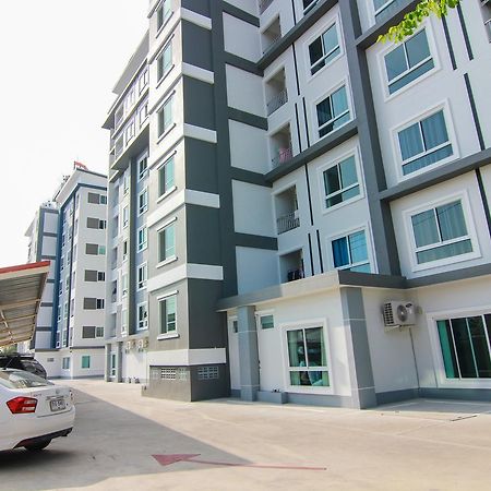 Tada Condotel Buriram Bagian luar foto