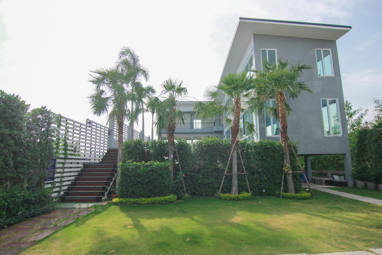 Tada Condotel Buriram Bagian luar foto