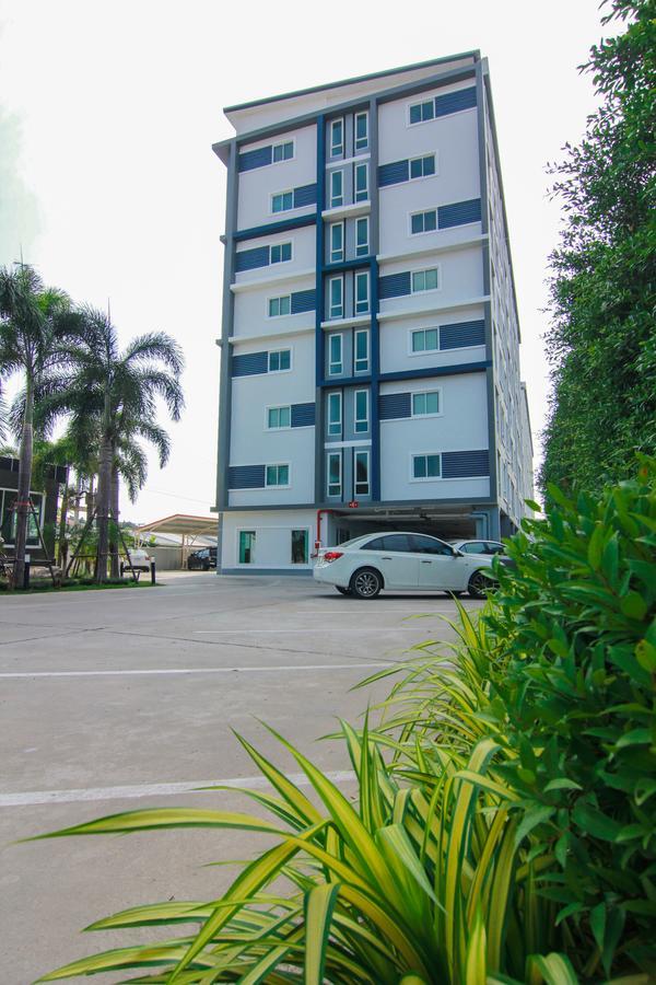Tada Condotel Buriram Bagian luar foto
