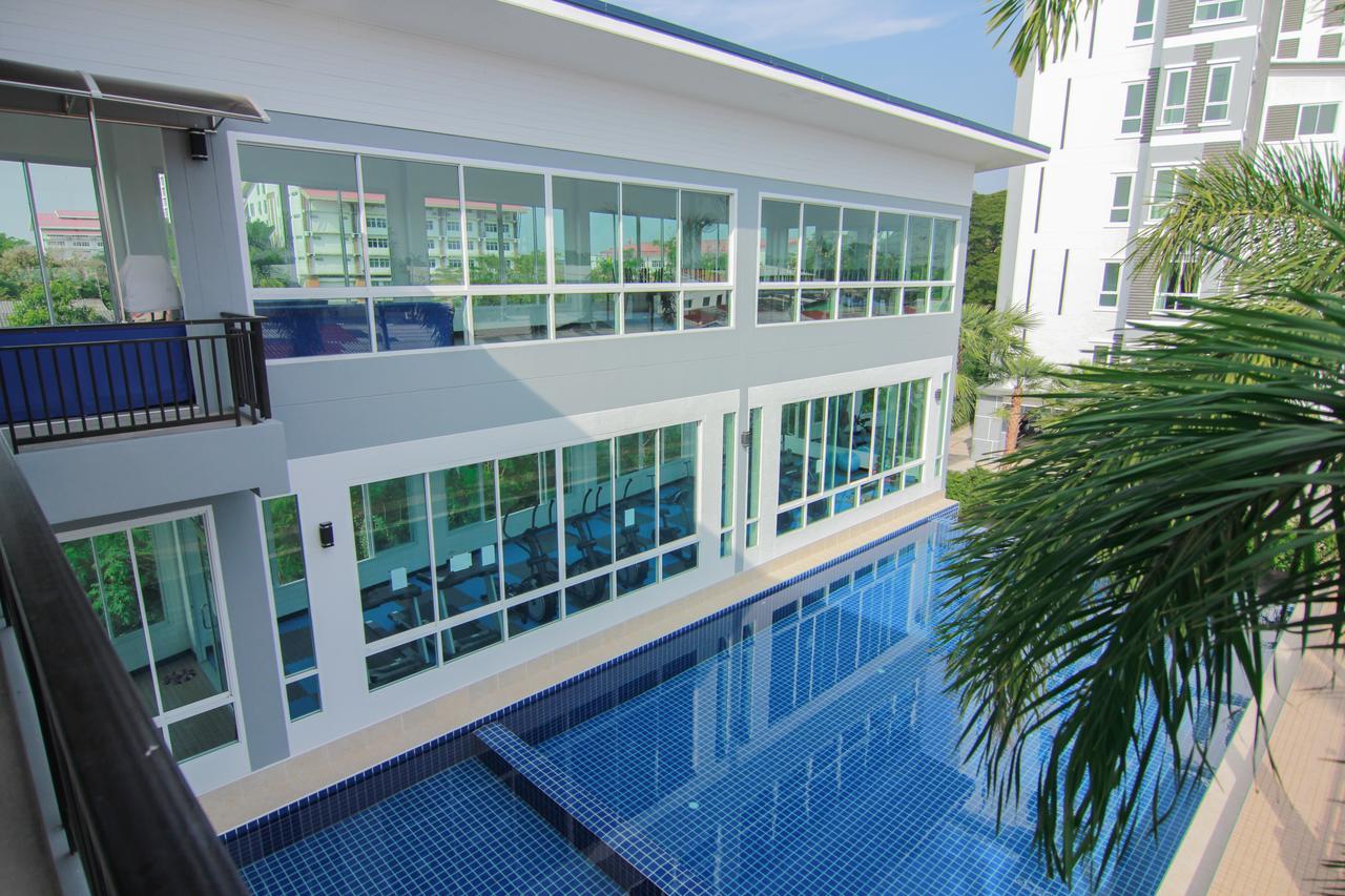 Tada Condotel Buriram Bagian luar foto
