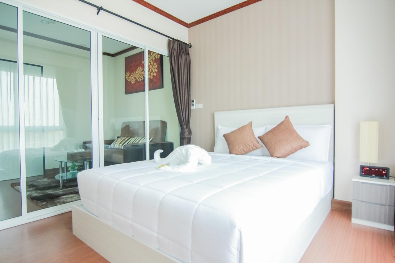 Tada Condotel Buriram Bagian luar foto