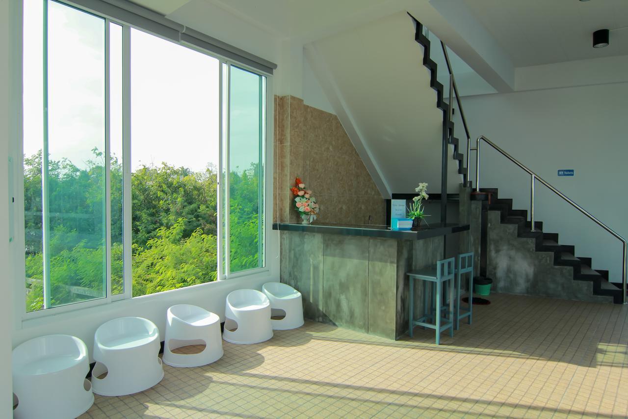 Tada Condotel Buriram Bagian luar foto