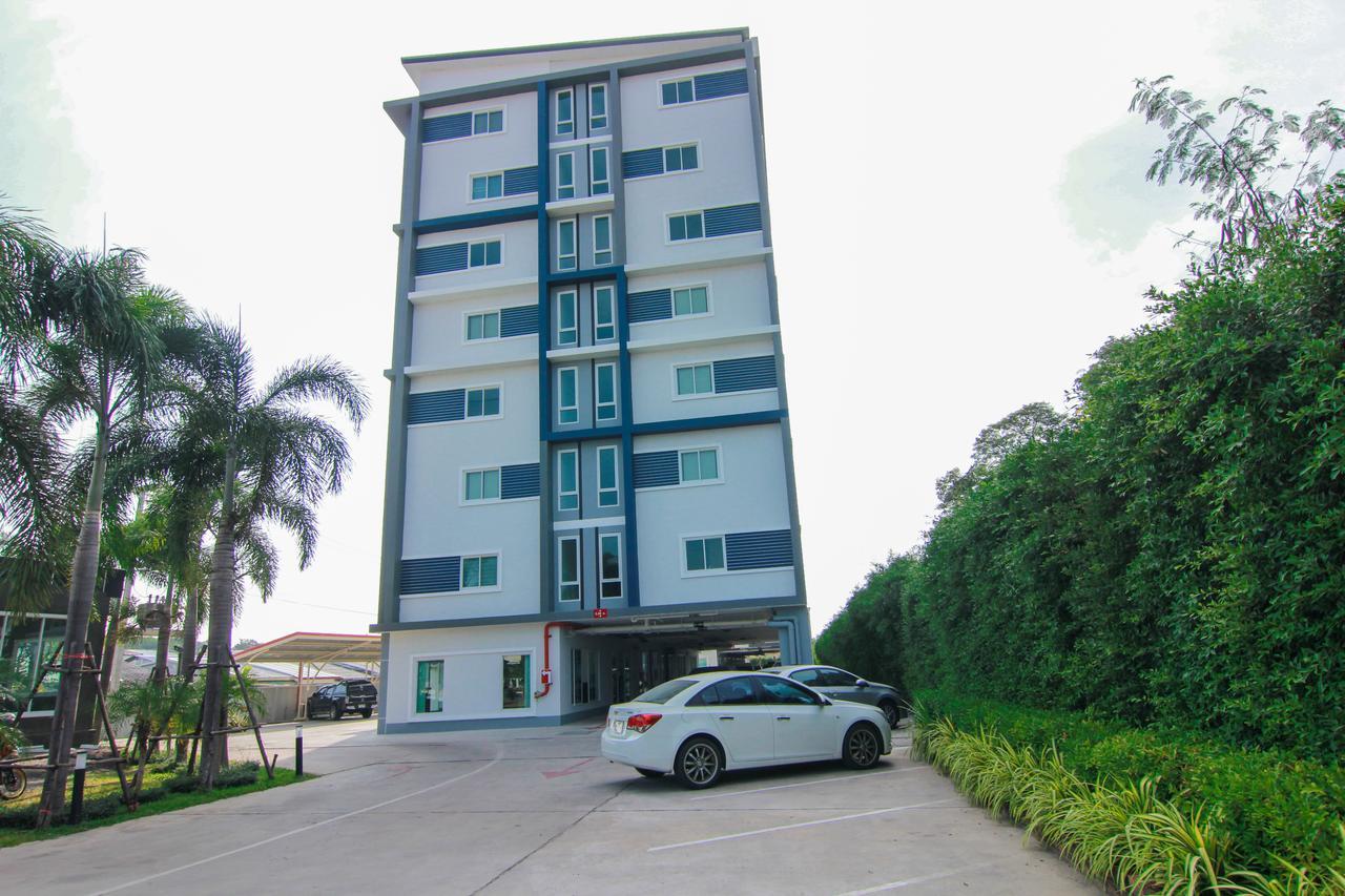 Tada Condotel Buriram Bagian luar foto